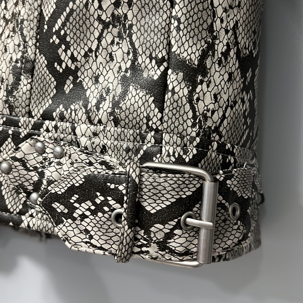 BLANKNYC faux snakeskin moto jacket - Picture 6 of 12